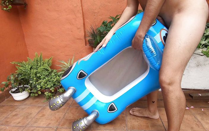 Inflatable Lovers: Надувний автомобіль