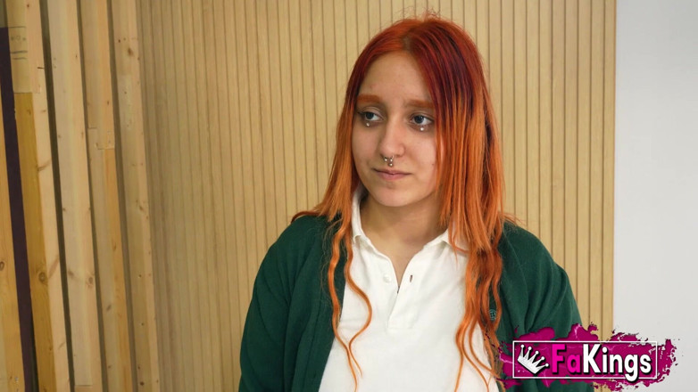 FAKings: Přiveď svou macechu na pracovní den! 18letá holka přináší svou vlastní...