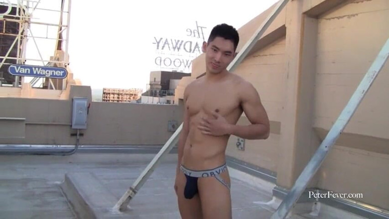 Louswee: Sensual Outdoor Vibe