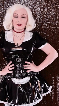 Sigara içme fetişi: ateşli sarışın bratty orta yaşlı seksi kadın arya grander glaminatrix yakın çekim kırmızı dudakların solo seksi videosu