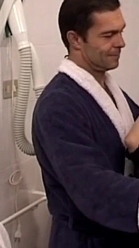 Ein Guter Analfick Im Badezimmer, Während Sie Uns Zuschauen