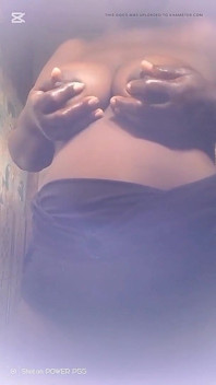 My Stepmom Display Her Boobs to Me While I Watch