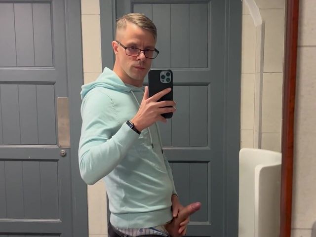 Hello Everyone! I Am Back From My Holiday with Loads of Content! Expect Some Great Updates During This Week (Gay Duplo)