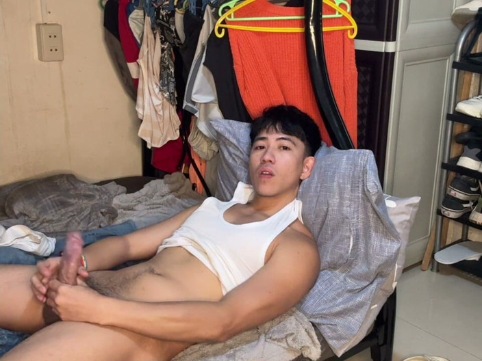 Jake7inch: Jacking off While Alone in My Room and Rainy