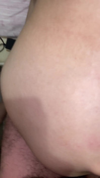 Figliastra orgasmo anale spalancando