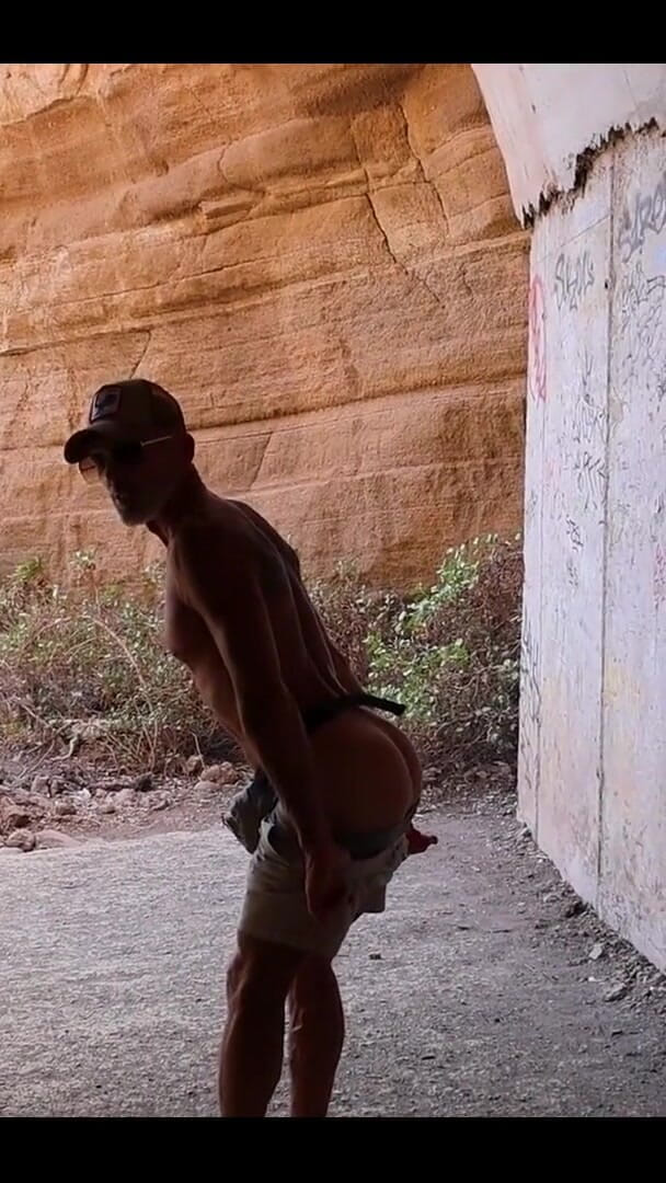 That 's My Boy, Always Willing to Drop His Pants (Mike Gross) That 's My Boy, Always Willing to Drop His Pants (Mike Gross)
