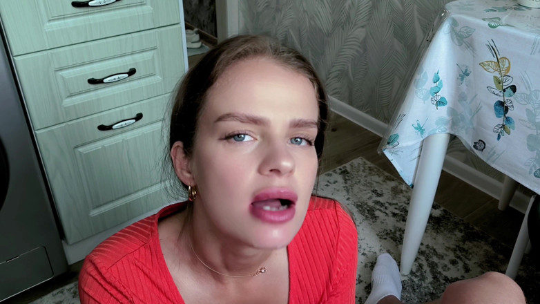 S-Wife Katy: I'm Filming My Housewife Swallowing a Dick!.