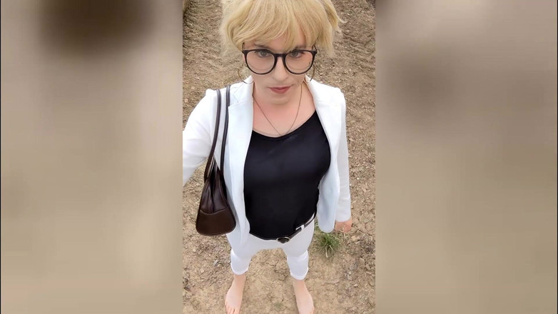 TV_Helena: トランスジェンダーウォークとホットホワイトジーンズでのおねしゃべり!!怒ってる!