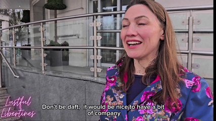 Lustful Libertines: Minha madrasta dos melhores amigos me trata como se eu...