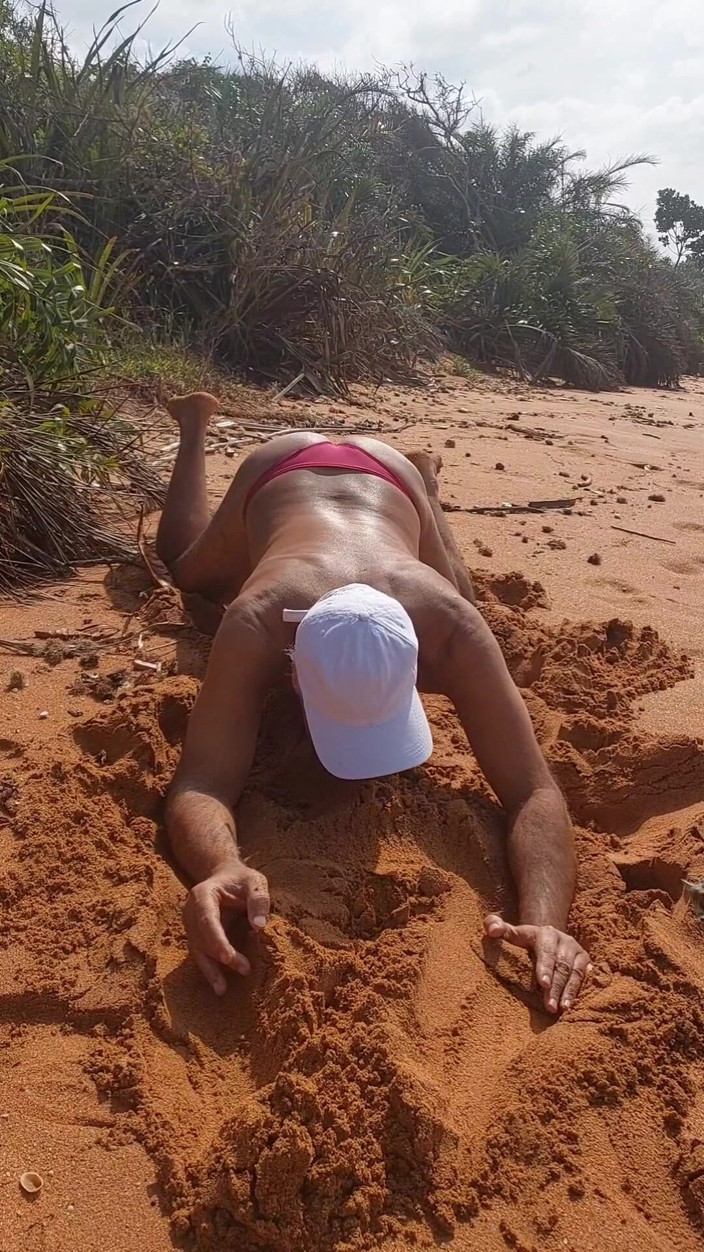 Ladysilvas: Ladysilva im höschen am strand, heißer arsch