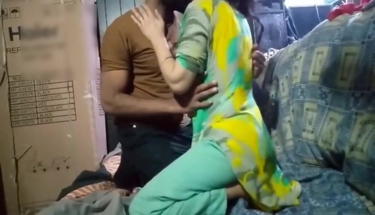 Dasi couple: Pákistánská švagrová sama doma