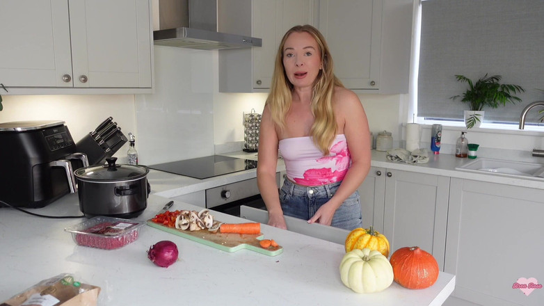 Brea Rose: Vaření s macechou video zdarma