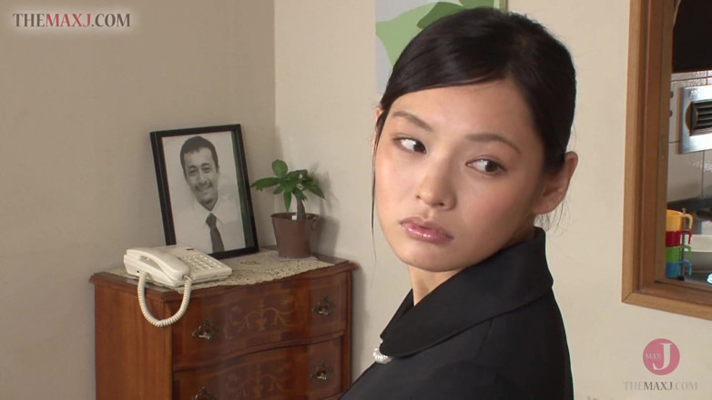 Asian happy ending: sundar eshiyaee ko apni baalon vaali choot men ungli karna...