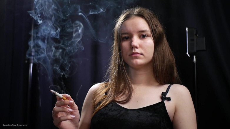 Russian Smokers: Sexy Studio Smoke Mood Elegant Brunette Vibes