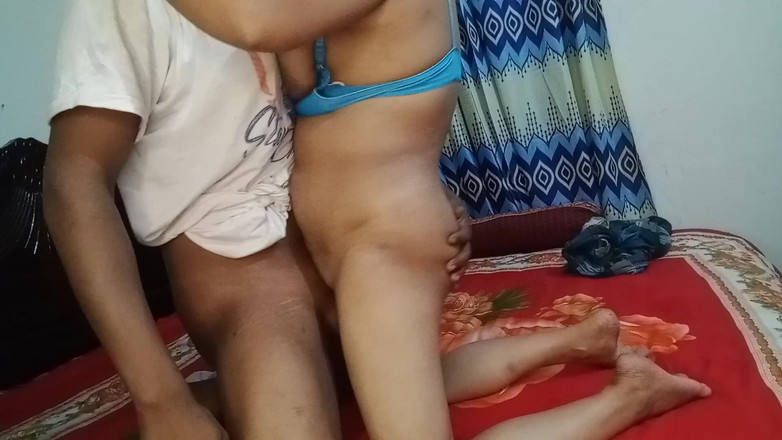 BanglaSexy24: हार्डकोर चुदाई के लिए देसी सेक्सी पत्नी डॉगी स्टाइल आज मजा लेती है