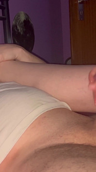 Caseiro punheta, grande gozada com os pés