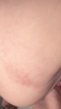 Une femme mariée rousse mariée se fait baiser avec creampie