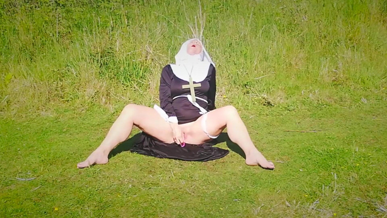 Kylie Britain Adventures: Чудова черниця не працює