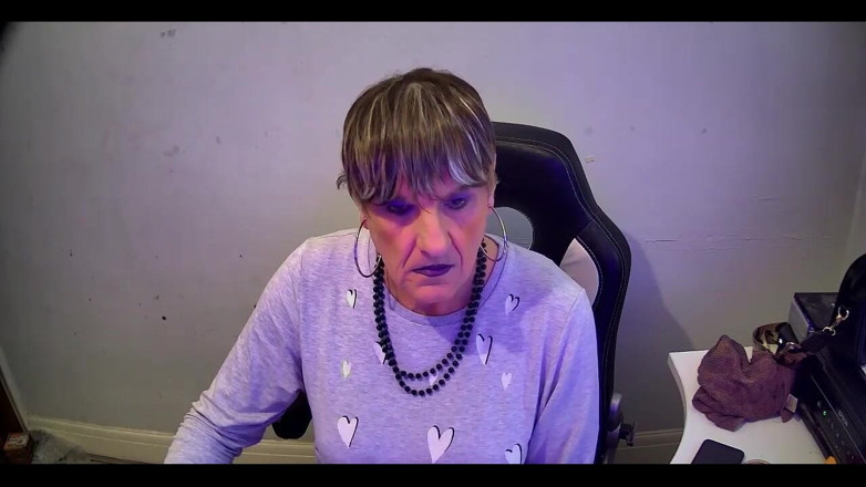 Mature Tina TV: En casa