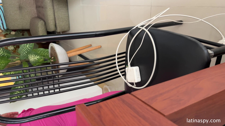 Latinaspy: विशाल गांड वाली नौकरानी Apt को साफ करती है फिर अपने बॉस को झटका देती है भाग 2