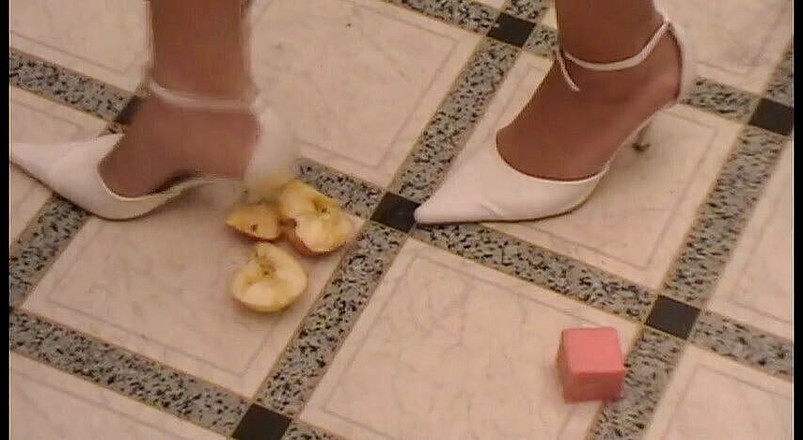 Femdom Austria: Comida trituradora