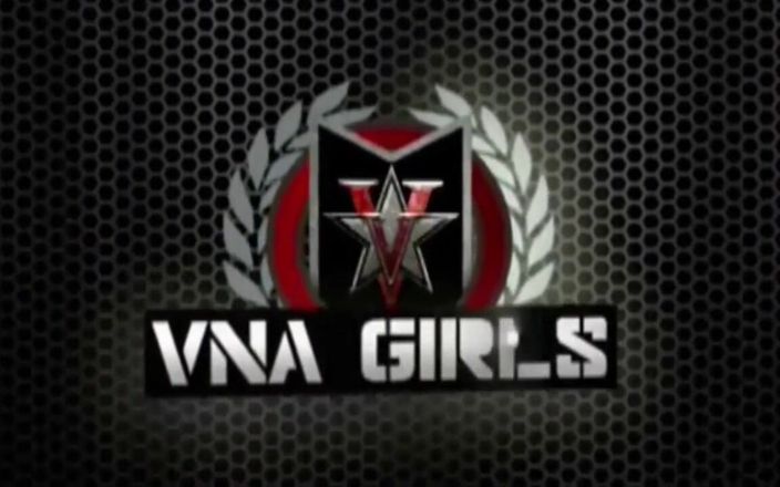 Nina Kayy: Nina Kayy &amp; Betty Bang bts stripper poesje likken