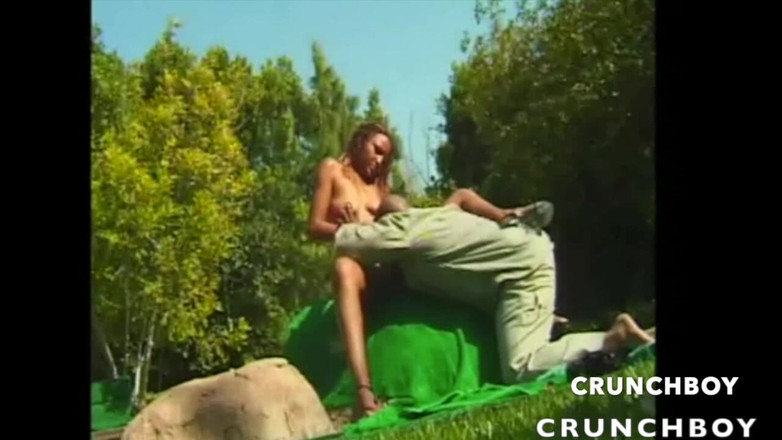 Bitch Girl Video: Arkadaşlarıyla çifte penetrasyon anal ve amına boşalma ile son