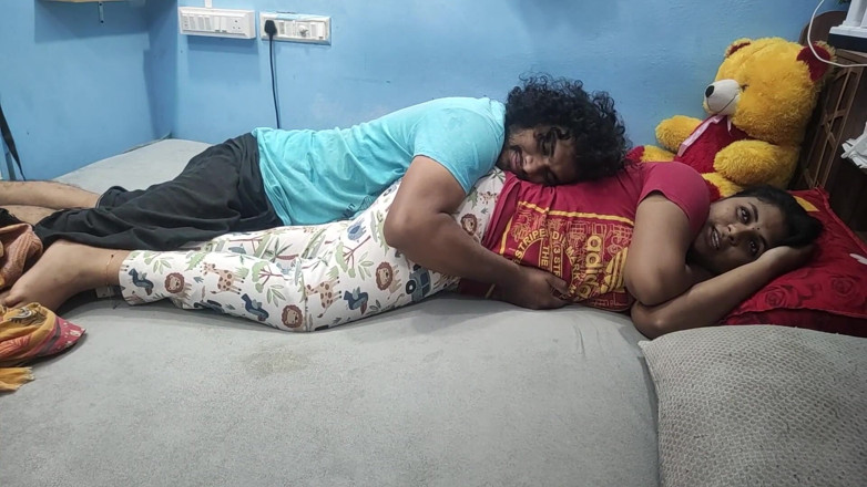 Vaishnavysharunraj: Mallu caliente esposa tetas chupan romance, india esposa tetas calientes...
