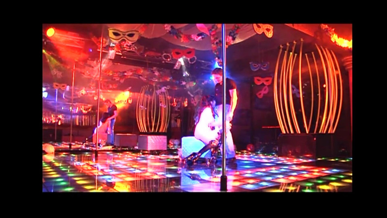 Anal Invasion: Penembusan berganda dalam Diskaun