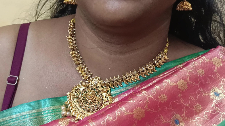 Laxi ammu: Saree Wear House Wife