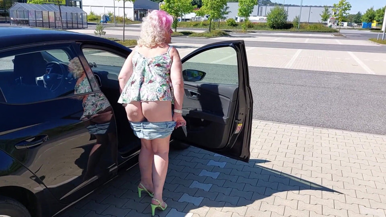 Mature Wanker: Pure Vicky - извращенные XXX клипы, интимные и бескомнатные
