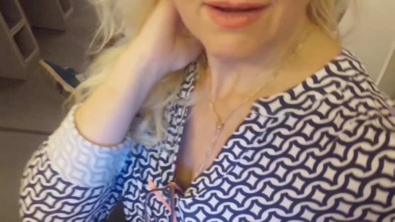 Selena701: Mature Blonde Wife Enjoys Oral Sex