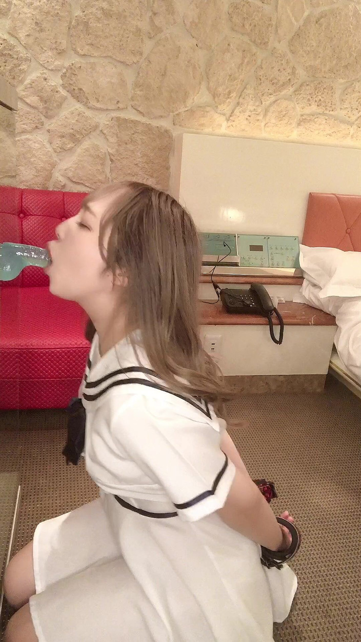 MilkyUni: 딜도 대물 빠른 오럴