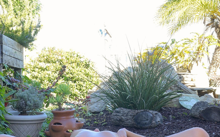 Erotic Art: 19 Year Old Kate Does Naked Yoga
