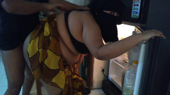 Aria Mia: Zatímco jsem vytáhl jídlo z ledničky, ošukal jsem sousedku tetičku -...