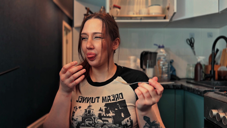 JessLux: Coșmar american mâncând conserve de care nu te atingi niciodată