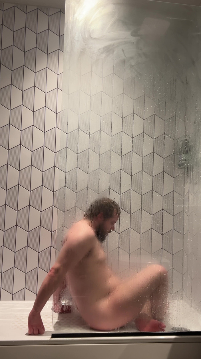 uktattooedchub74: Sprchové sny 1