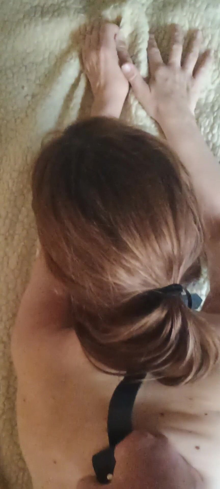 Sub Slave: 我想要你的鸡巴插入我的嘴巴和阴户