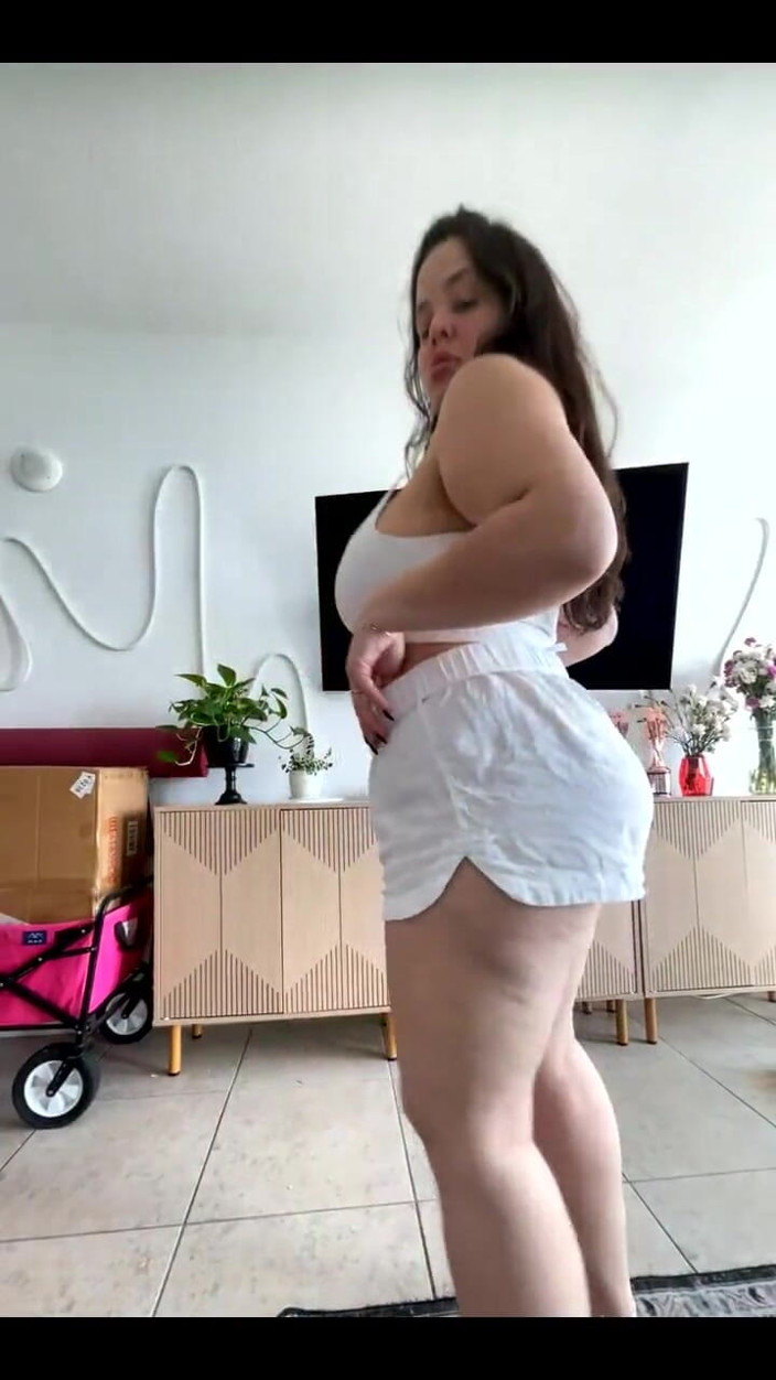 Dani Valentina: Transmisja na żywo z Dani Valentiną