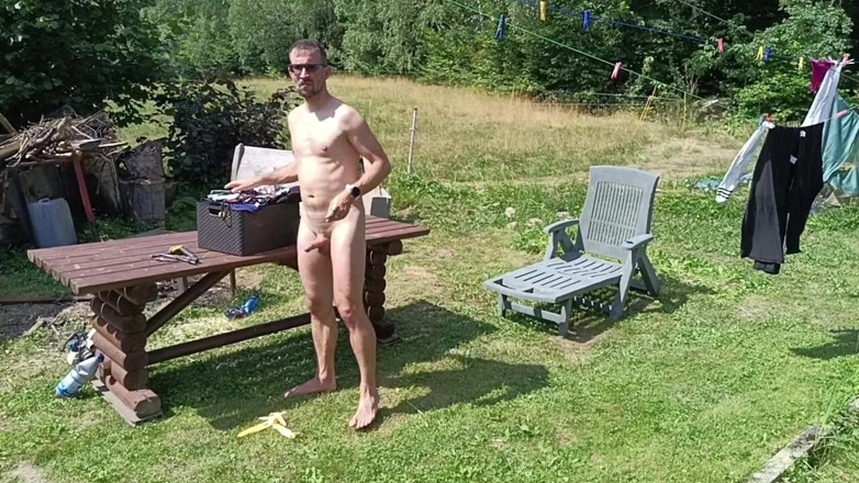 kickerscooter: Jerking off While Hanging Out the Laundry