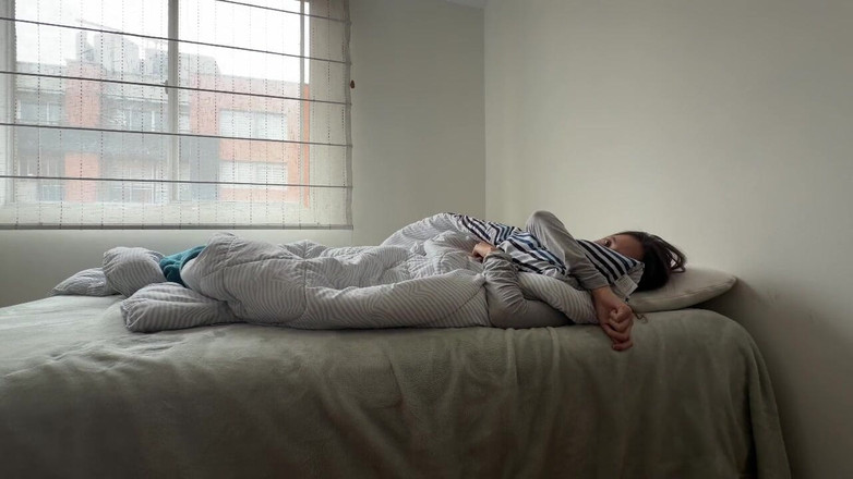 scarlettandc: Ранковий секс між лесбійками