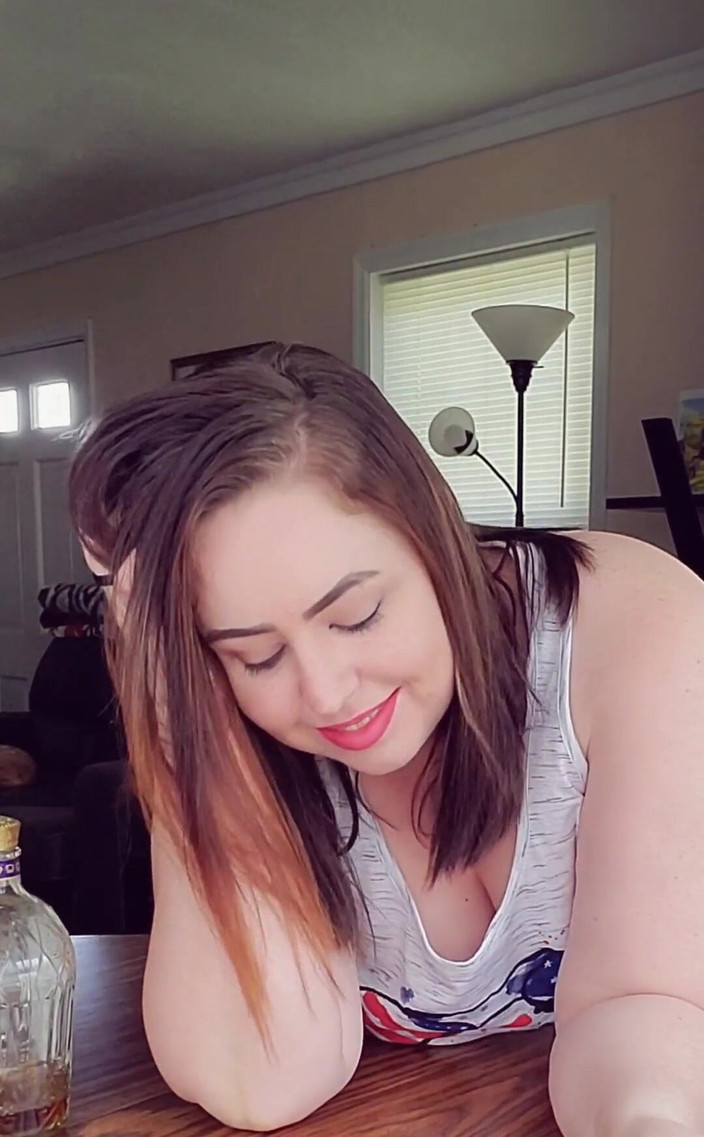 KinkyKatie: Ti sarebbe divertita con me?