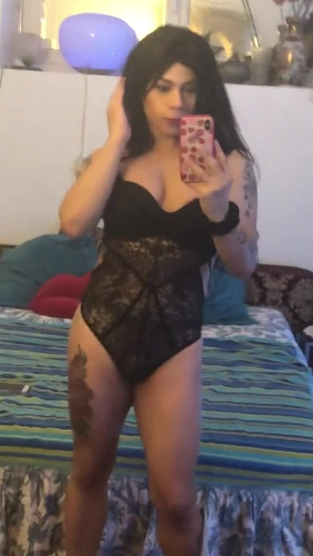 Tgirl Yaritza Vega: Elektroniska