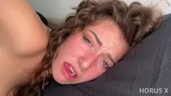 Livia有一个毛茸茸的阴户