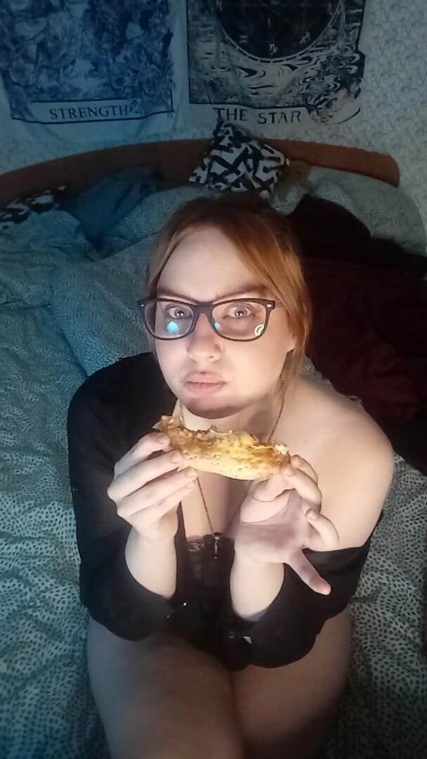 Denise Levi: Być seksownym i je pizzę