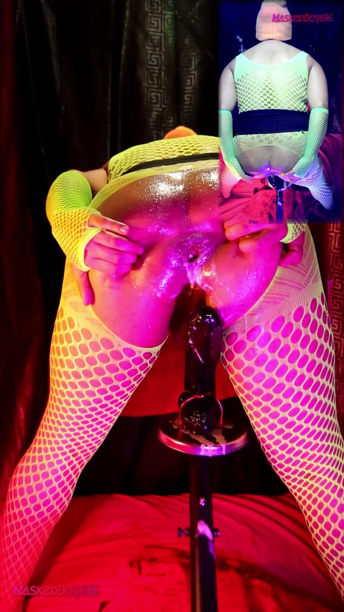 Maskedboy616: Rebotando Mi Culo Aceitado, En Lencería Fluorescente Amarilla 2