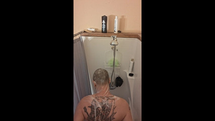 DubeSnackes: Douche moring - faite avec des Clipchamp.mp4