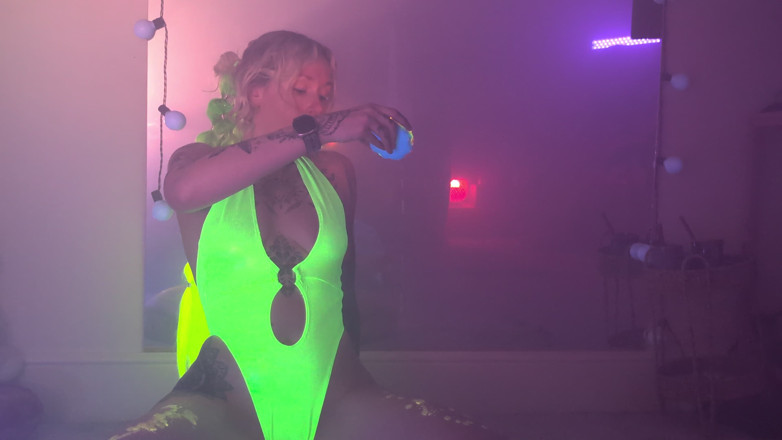 Goddess Transcendence: Arde dulce de devenire - picurând sub ceară sexy fetiș și senzațional