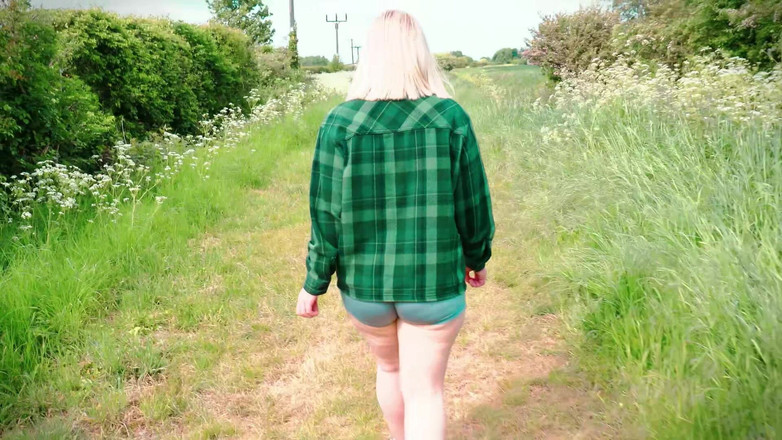 JessieHH: Je ne peux même pas aller me promener sans être harcelée