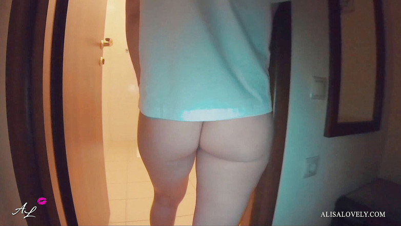 Alisa Lovely: Yürüyüşten sonra çift duşta sikiliyor - amatör bakış açısı